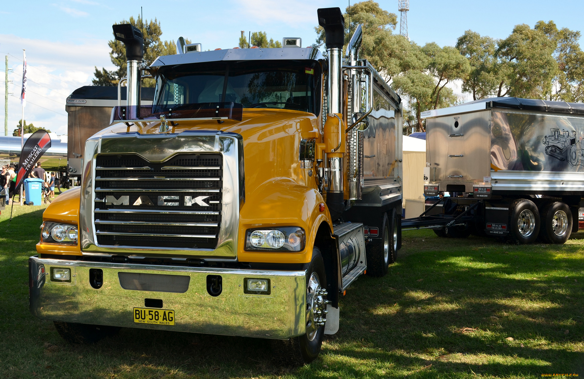 Макк. Mack Trident. Американский самосвал Mack. Завод Mack Truck. Американские тягачи Mack.